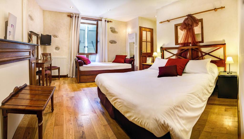 Hotel Les Remparts Mirepoix  Szoba fotó